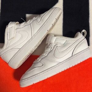 White Toddler Nike’s Size 10c